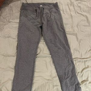 LULULEMON SIZE 6 PANTS